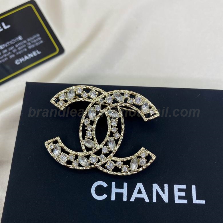 Chanel Brooch 253